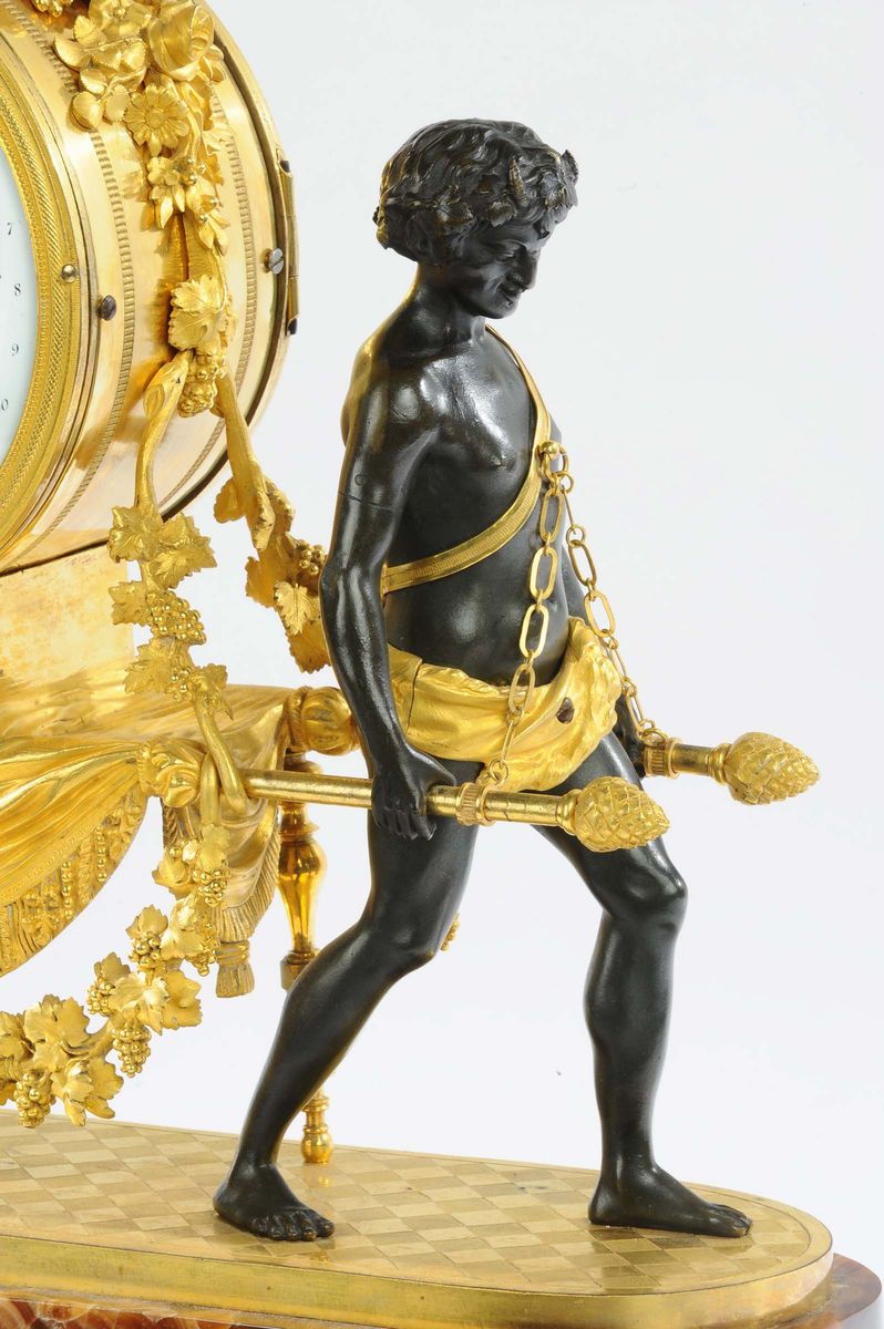 Orologio Luigi XVI in Bronzo Dorato e Patinato che Raffigura Bacco Bambino con Satiri Portantini ...
