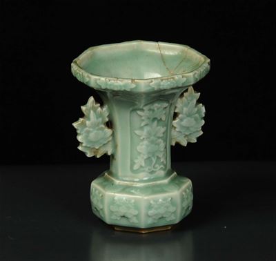 Vaso Celadon dal Profilo Ottagonale, Cina XX Secolo