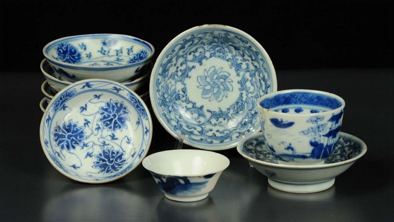 Nove tra piattini e coppetta in porcellana  - Auction Oriental Art - Cambi Casa d'Aste
