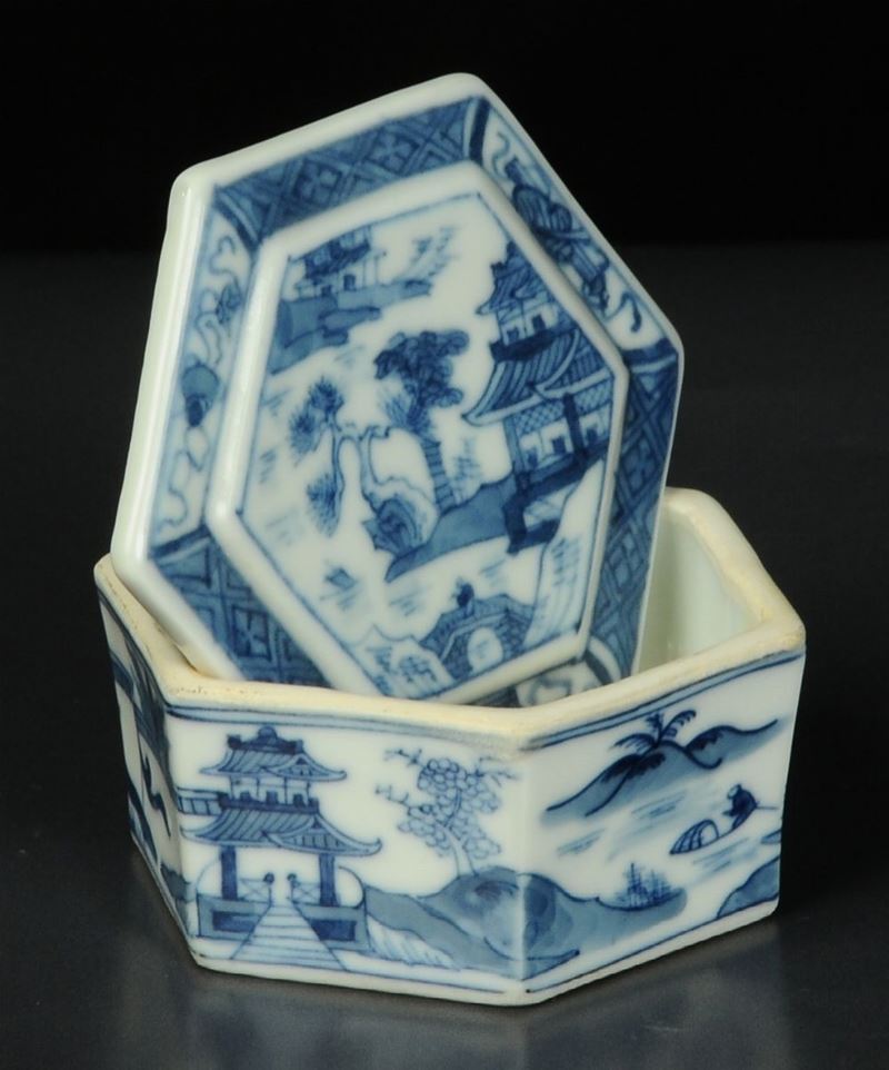 Scatolina esagonale con coperchio  - Auction Oriental Art - Cambi Casa d'Aste