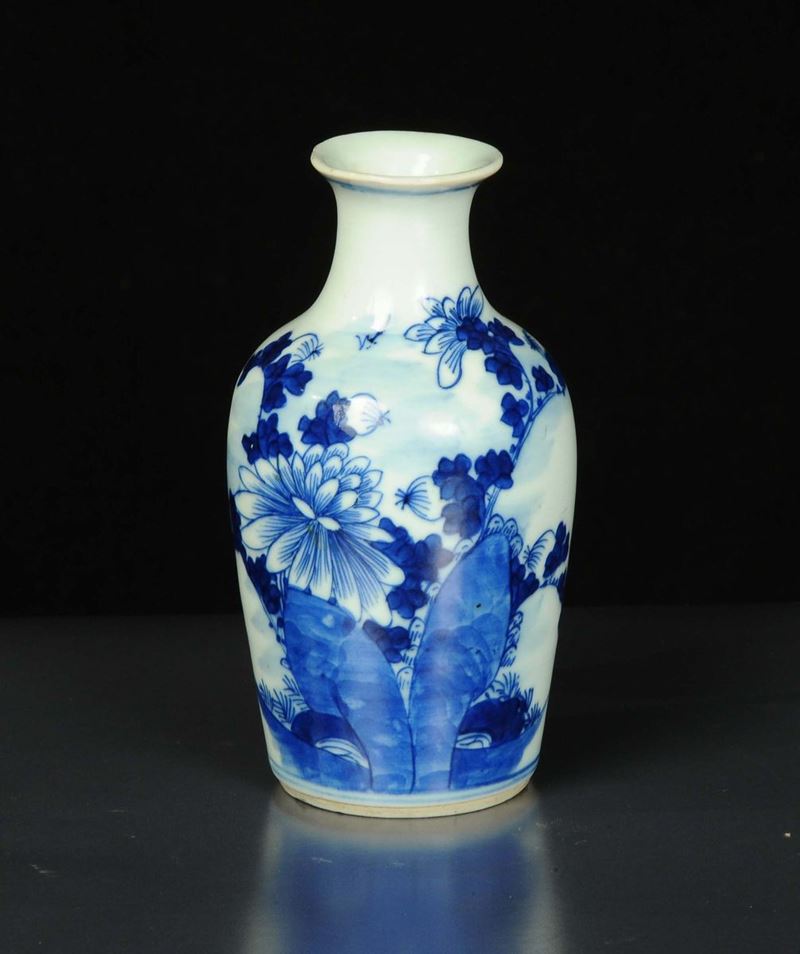 Vasetto in porcellana, Cina XX secolo  - Asta Asta OnLine 03-2012 - Cambi Casa d'Aste