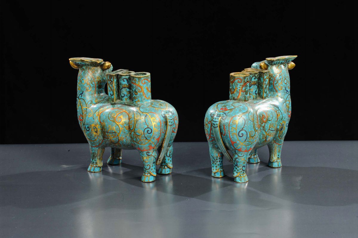 Coppia di Bruciaprofumo a Foggia di Mucche in Metallo e Smalti Cloisonnè, Cina