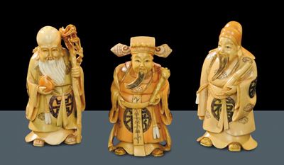 Tre Figure in Avorio Raffiguranti Saggi, Giappone XX Secolo