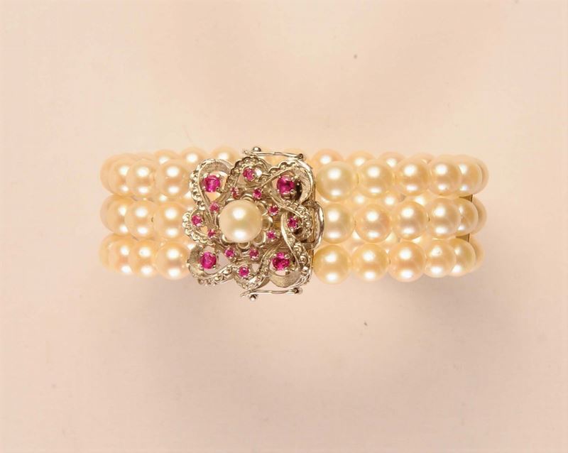 Bracciale di perle a tre fili rigido  - Asta Orologi e Gioielli Antichi e Contemporanei - Cambi Casa d'Aste
