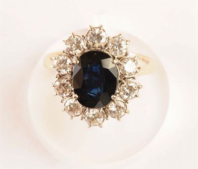 Anello con Zaffiro Australiano