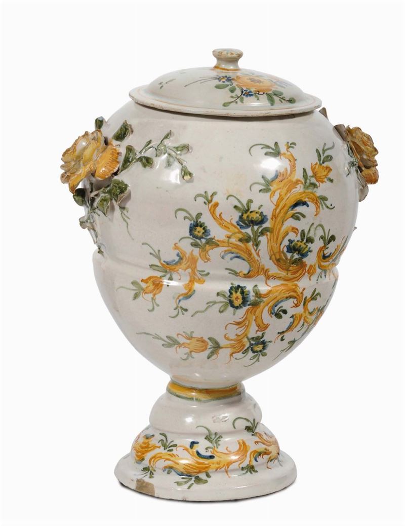 Vaso a balaustra in maiolica a decoro policromo attr. a Boselli  - Auction Antiques and Old Masters - Cambi Casa d'Aste