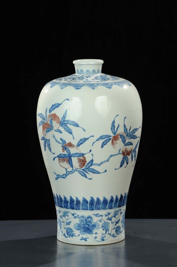 Vaso in porcellana “Mei Ping”, Cina XIX secolo