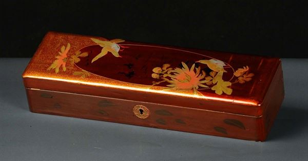 Scatola giapponese in legno laccato e colore spruzzato “maki-e”, 1850 circa