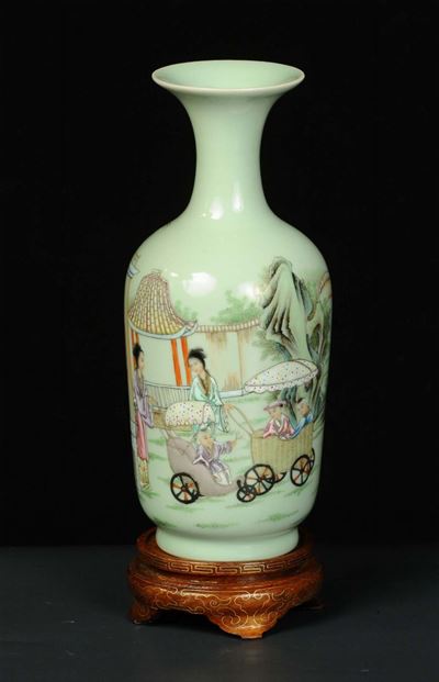 Vaso in Porcellana con Decoro di Mamme e Bambini in Giardino, Cina