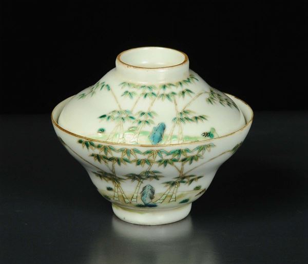 Due tazzine da tè in porcellana, Cina inizio XX secolo