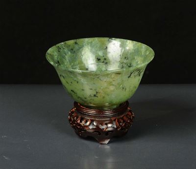 Tazzina da Tè in New Jade con Base in Legno, 1970 Circa
