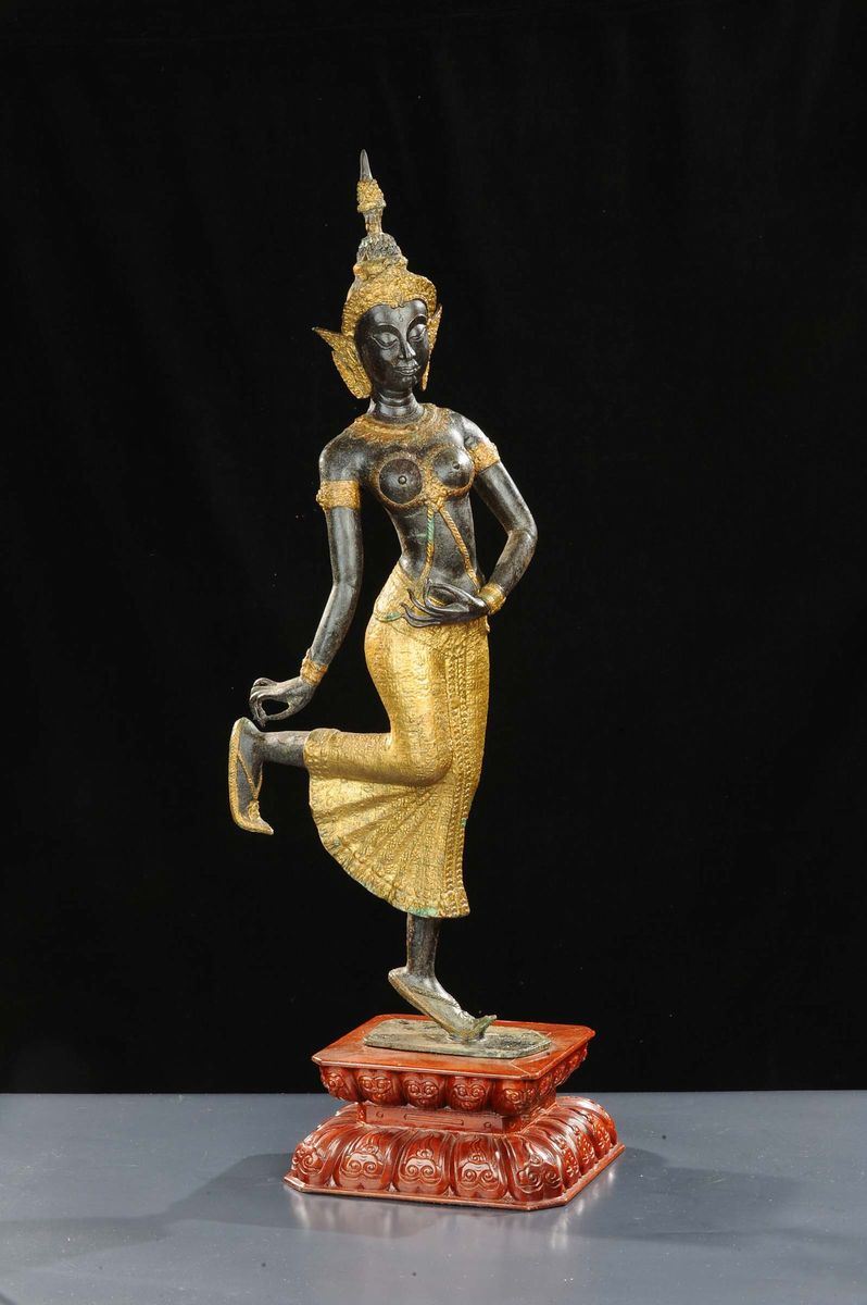 Ballerina in bronzo, Tailandia 1970 circa  - Auction Oriental Art - Cambi Casa d'Aste