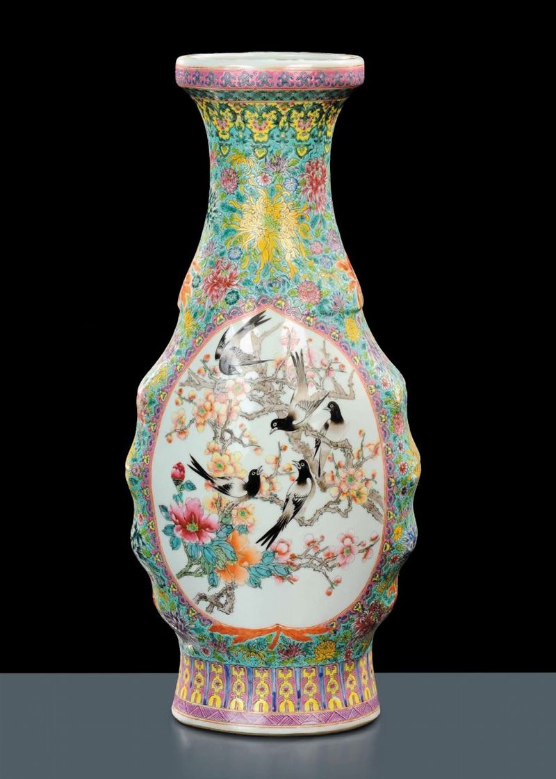 Vaso in porcellana, 1950 circa  - Auction Oriental Art - Cambi Casa d'Aste