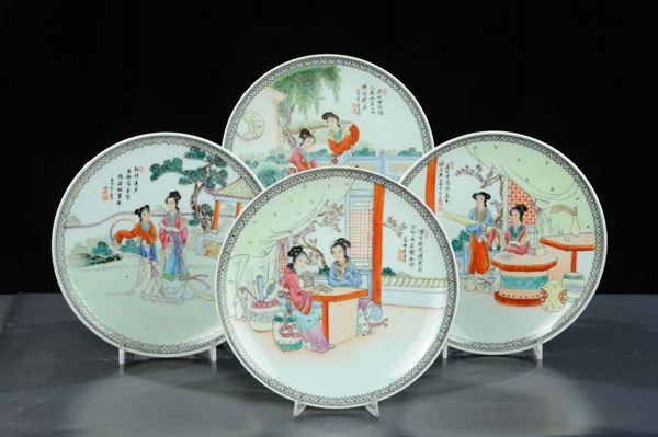Quattro piatti in porcellana dipinti in policromia, Cina
