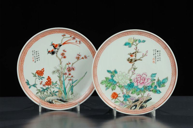 Coppia di piatti in porcellana dipinti in policromia  - Auction Oriental Art - Cambi Casa d'Aste
