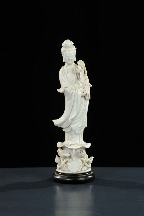 Guanyin in porcellana, Cina XX secolo
