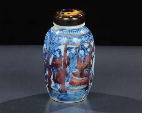 Snuff bottle in porcellana con coperchio in legno e avorio, marchio Ch'en Lung, 1736/1795