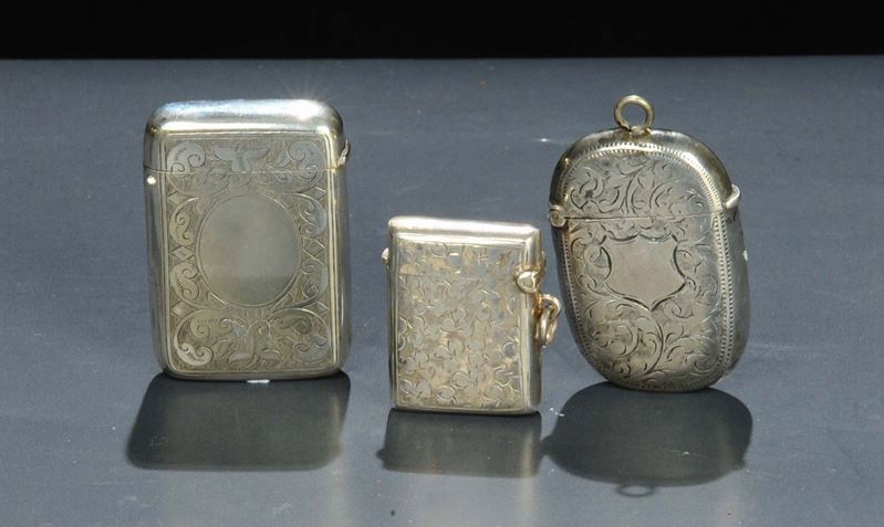 Tre portafiammiferi argento, Inghilterra XX secolo  - Auction OnLine Auction 12-2011 - Cambi Casa d'Aste