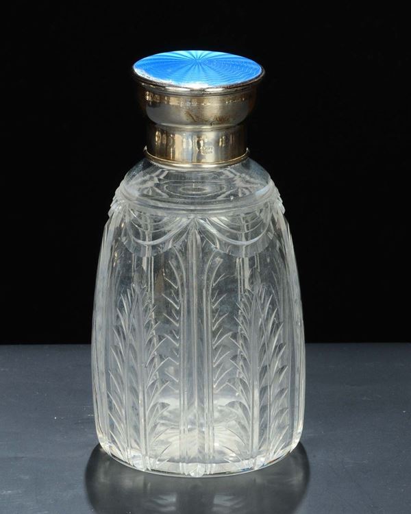 Bottiglia in cristallo inciso con tappo in argento e smalto Asprey, Londra 1923