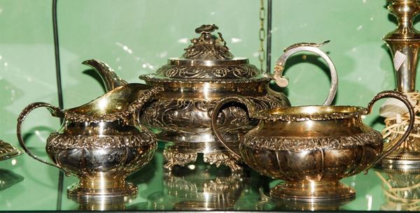 Servizio da tè in argento composto da teiera,zuccheriera e lattiera, Chester 1830, gr. 1400