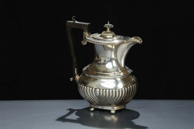 Caffettiera in argento, Birmingham inizio XX secolo, gr. 600 circa  - Asta Asta OnLine 12-2011 - Cambi Casa d'Aste