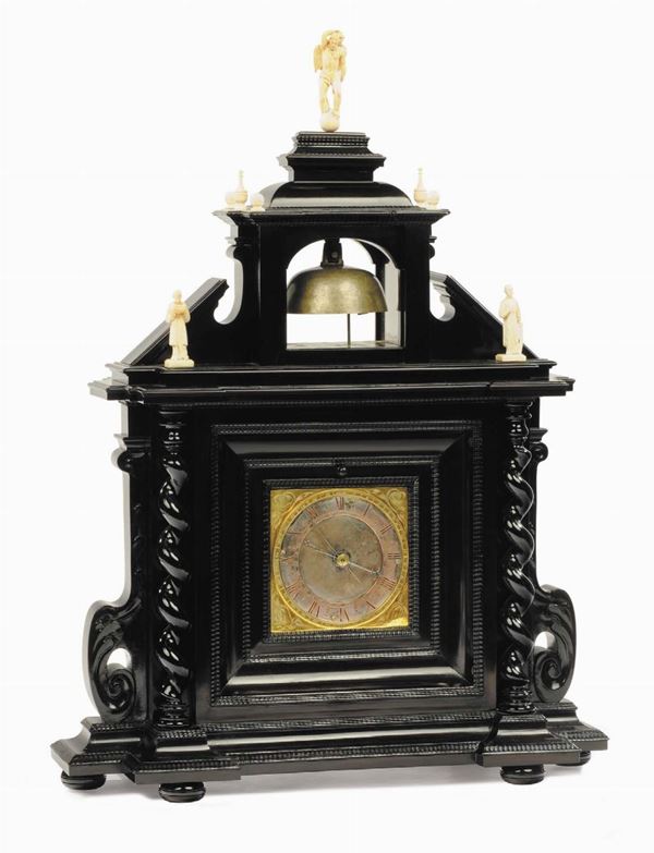 Orologio con statue in avorio raffiguranti preghiera, lavoro e Cronos con Jacquemart in spalla.  Ausburg XVII secolo Hora et Labora