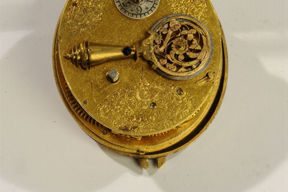 Orologio Pettorale Astronomico Avente Cassa in Bronzo Dorato, Parigi XVIII Secolo