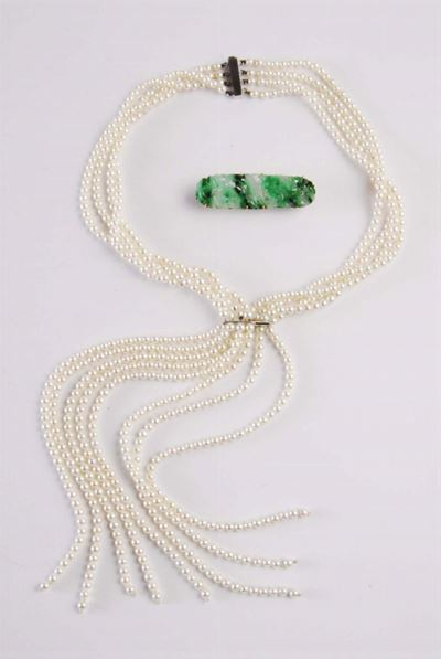 Lotto Composto da Choker di Perle e Spilla in Giadeite Verde