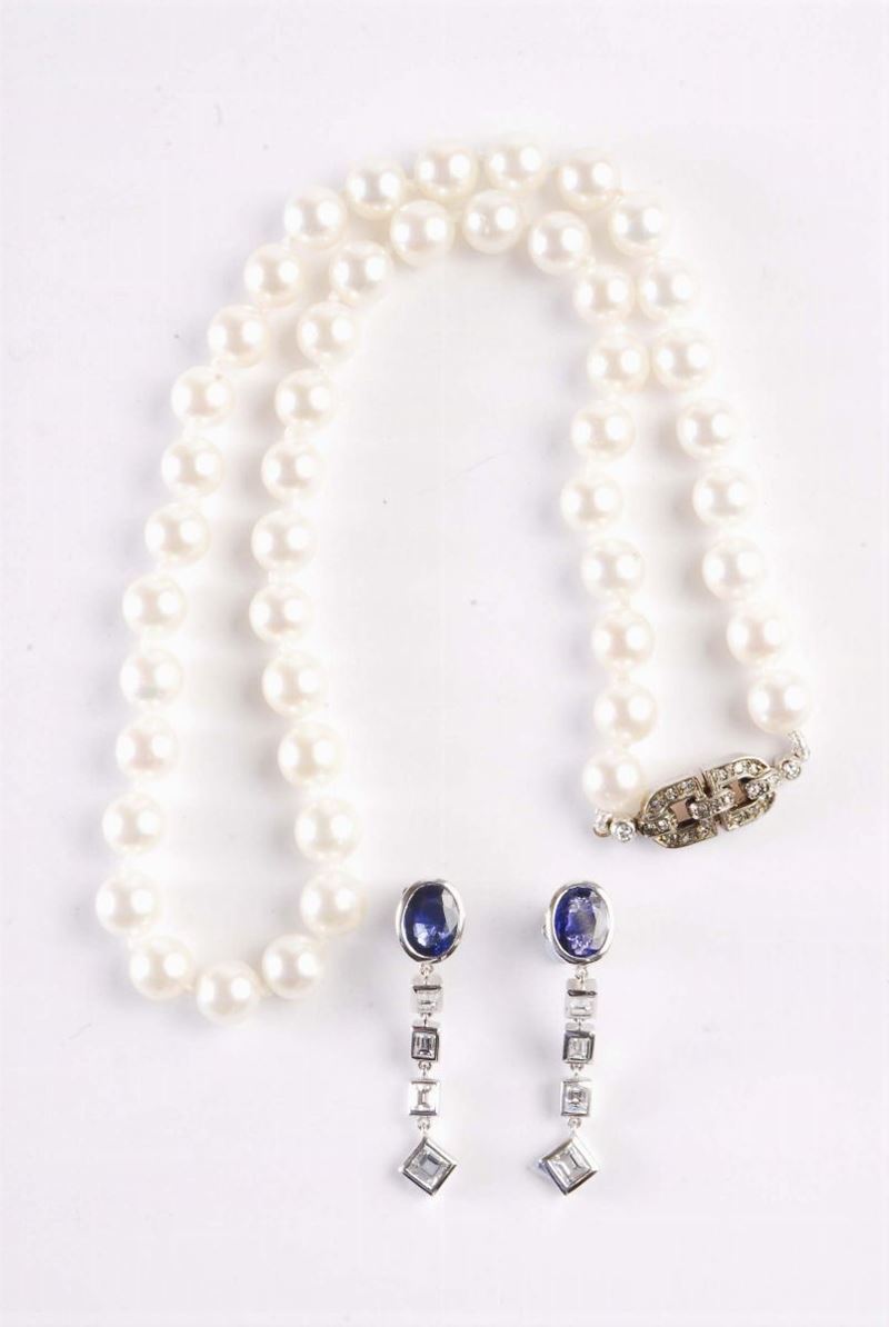 Lotto composto da una collana di perle ed orecchini  - Asta Orologi e Gioielli Antichi e Contemporanei - Cambi Casa d'Aste