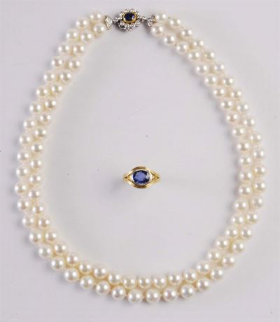 Lotto Composto da Collana di Perle ed Anello