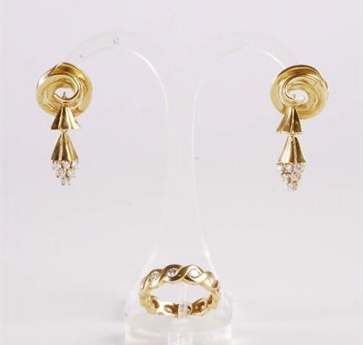 Lotto Composto da Orecchini ed Anello