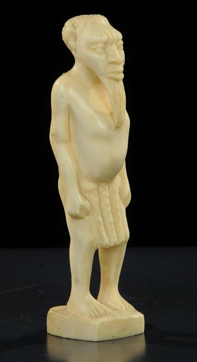 Scultura in Avorio Raffigurante Santone, Inizi XX Secolo