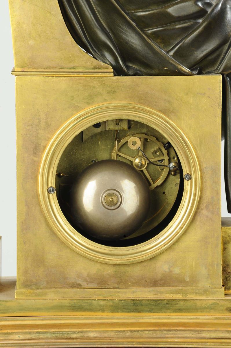 Orologio in Bronzo Dorato con Figura Sedente Ispirata al Bruto dei Musei Capitolini di Roma, Fran...