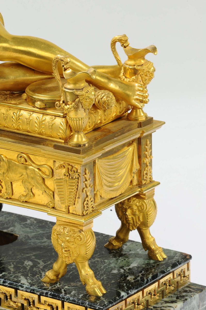 Affascinante e Sensuale Orologio Direttorio con Baccante, Attribuita Ad Antoine André Ravrio (175...