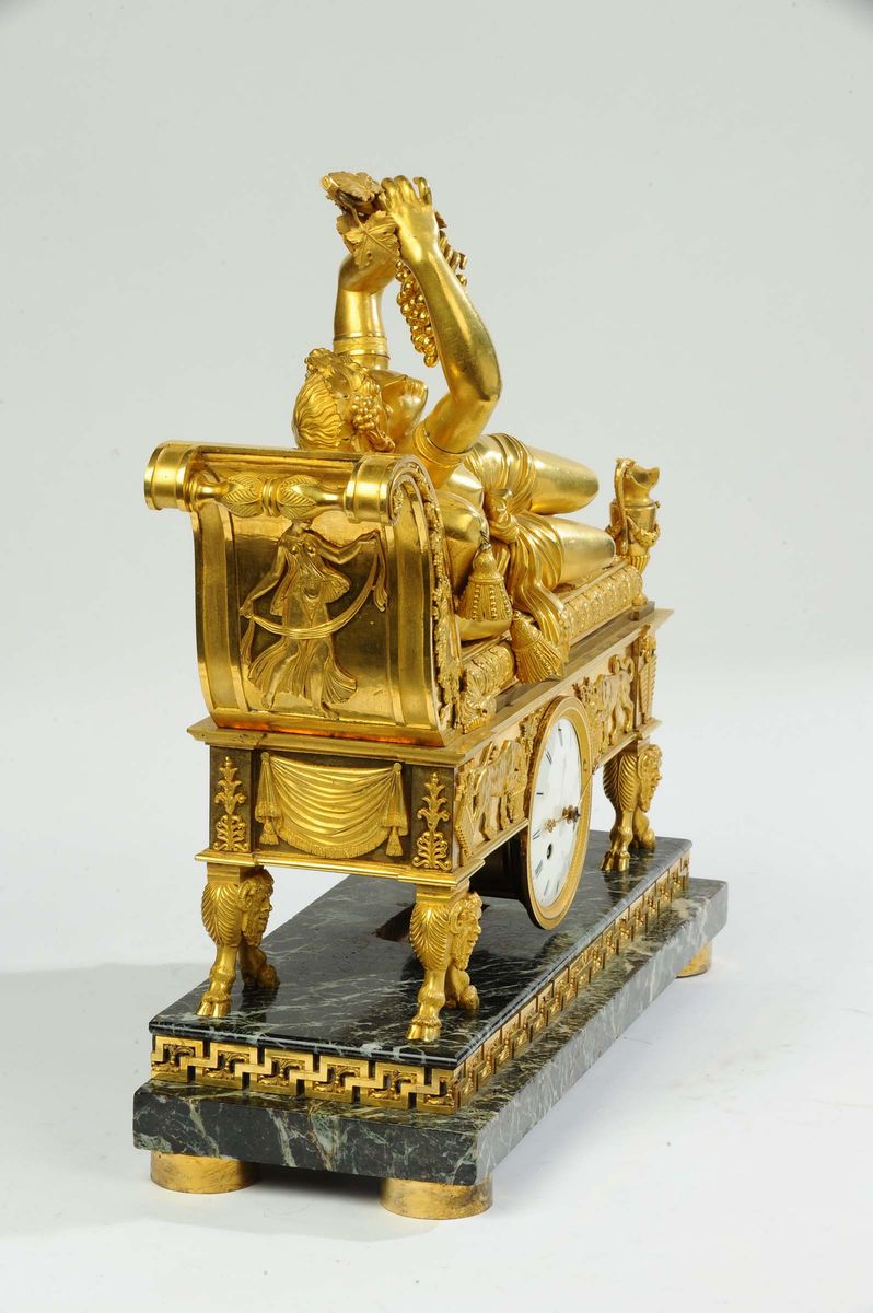 Affascinante e Sensuale Orologio Direttorio con Baccante, Attribuita Ad Antoine André Ravrio (175...