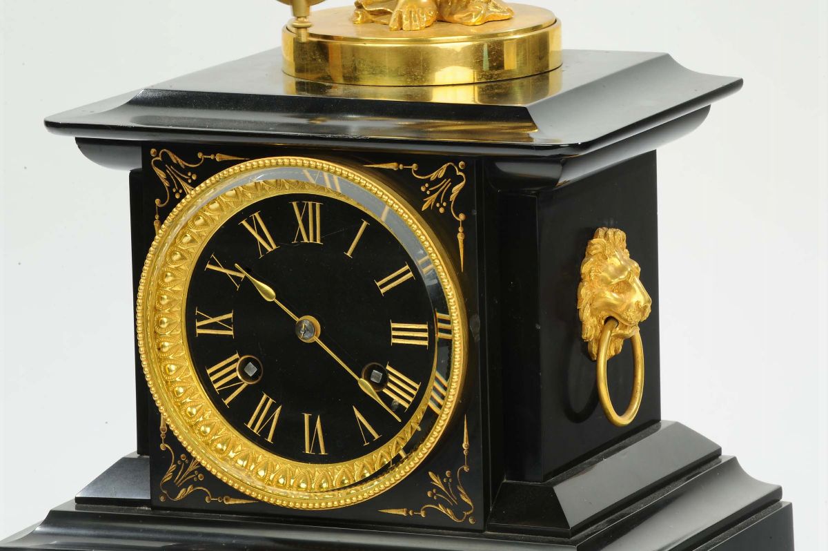 Orologio Impero Misterioso con Figura Femminile e Pendolo, Austria