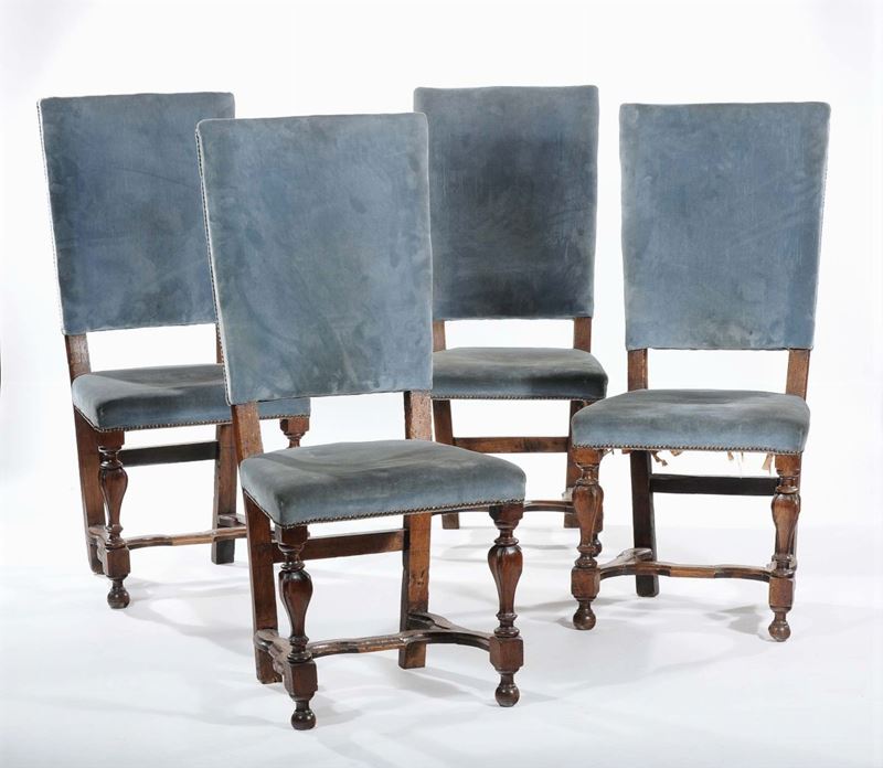Quattro sedie in noce intagliate  - Auction OnLine Auction 05-2012 - Cambi Casa d'Aste