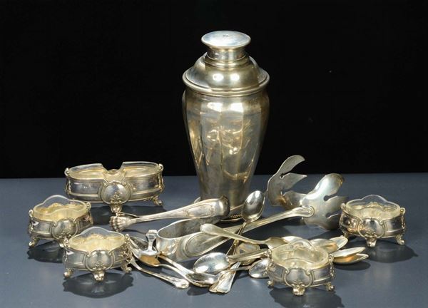 Lotto di oggetti in argento, gr. 950 circa