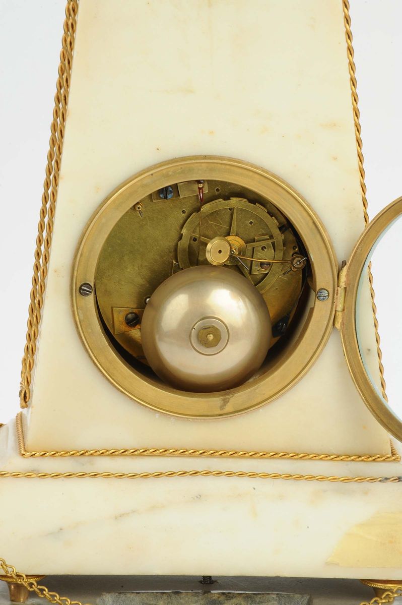 Pendola Luigi XVI a Obelisco in Marmo e Bronzo Dorato, Francia Seconda Metà del XVIII Secolo