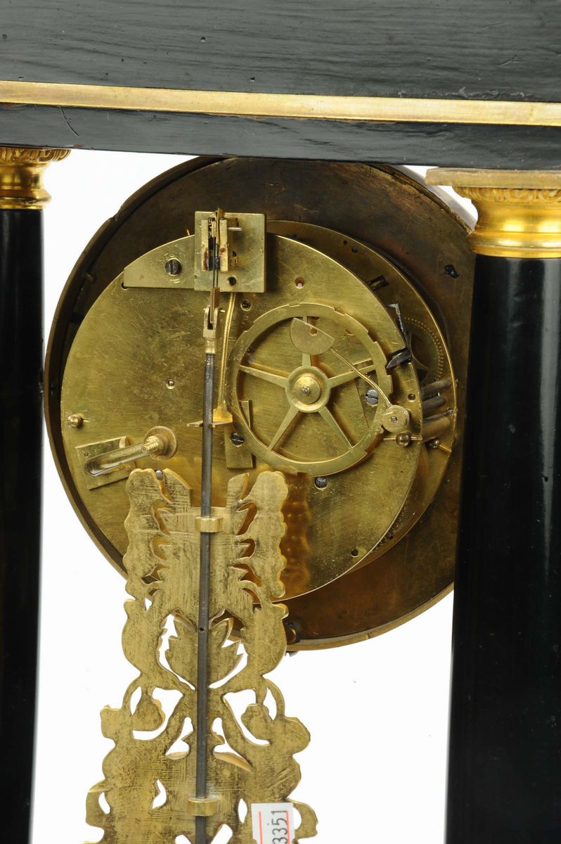 Orologio Carlo X a Tempietto in Legno Ebanizzato e Bronzo Dorato, Francia 1820/30 Circa