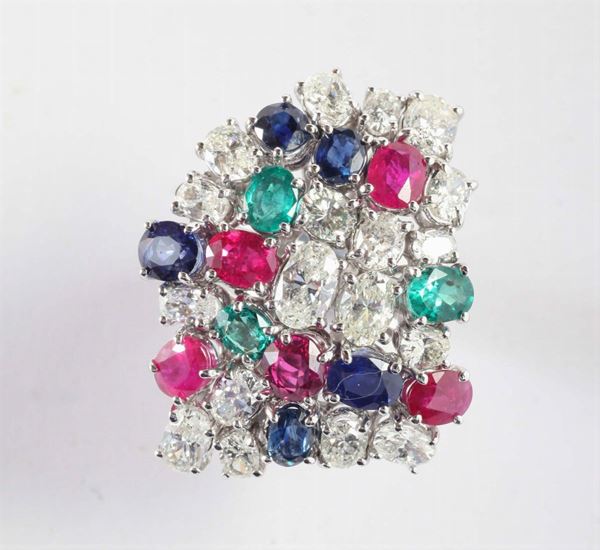 Anello con diamanti, rubini, smeraldi e zaffiri