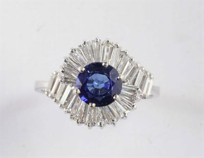Anello con Zaffiro e Diamanti