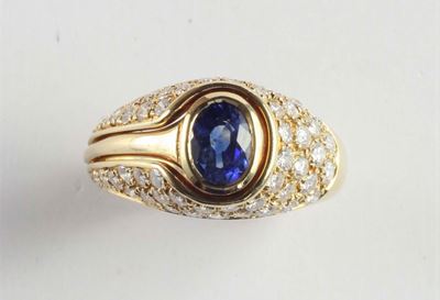 Anello con Zaffiro e Pavé di Diamanti