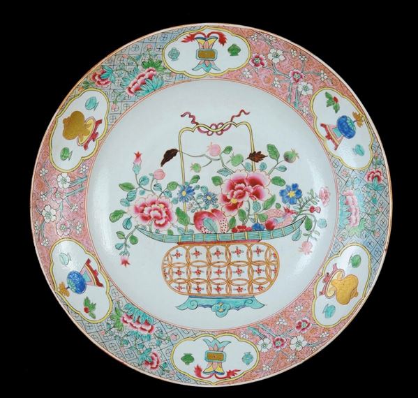 Grande piatto in ceramica Famiglia Rosa, Cina XX secolo