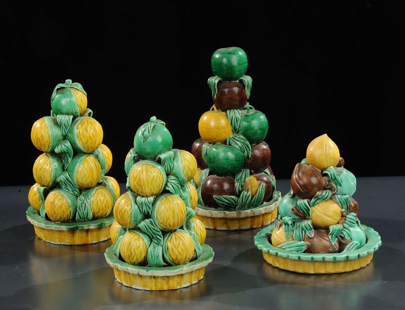 Quattro piramidi di frutta policrome  - Auction Oriental Art - Cambi Casa d'Aste