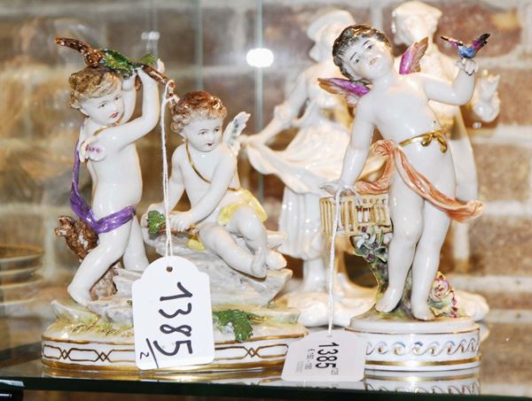 Lotto composto da due statuine in ceramica Limoges