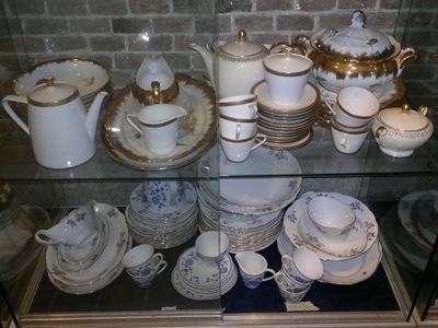 Lotto di Piatti e Servizi da Caffè