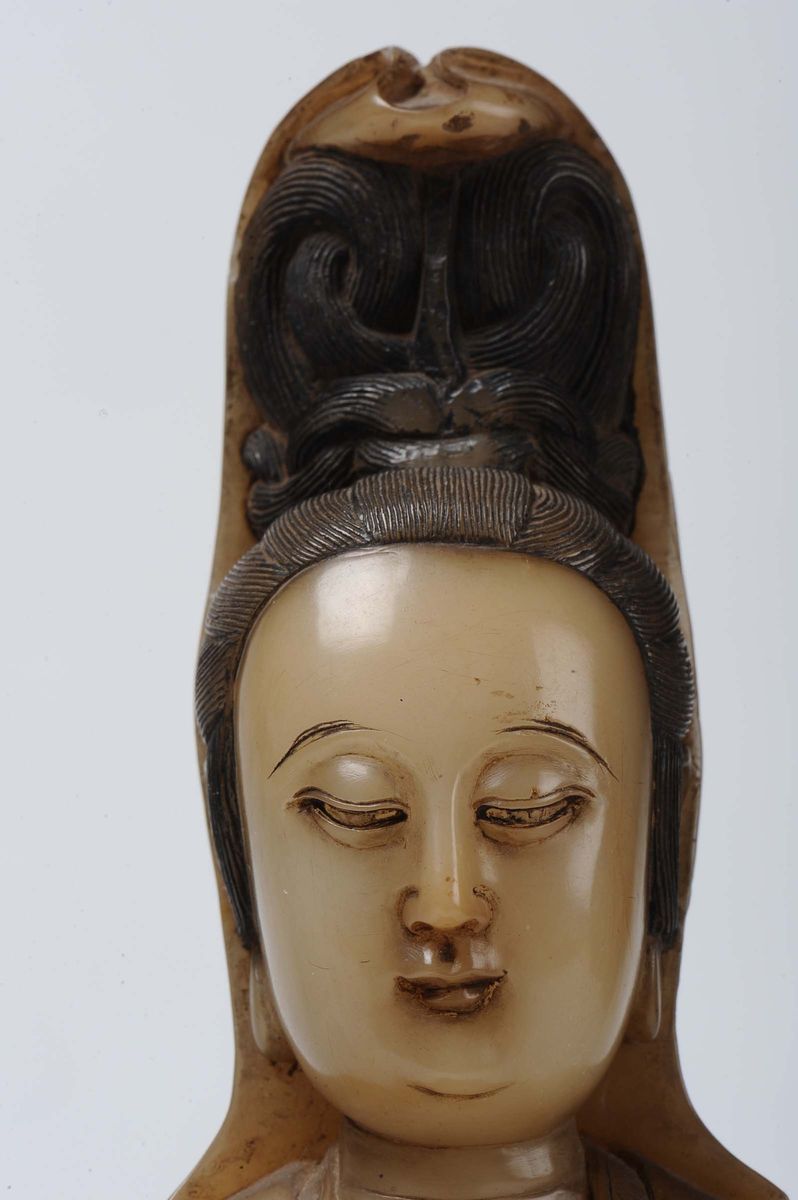 Guanyin con Fanciullo che Legge in Pietra Saponaria, Cina, Dinastia Qing, Fine XVII Secolo, Attri...