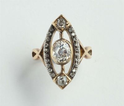 Anello a Marquise con Diamanti