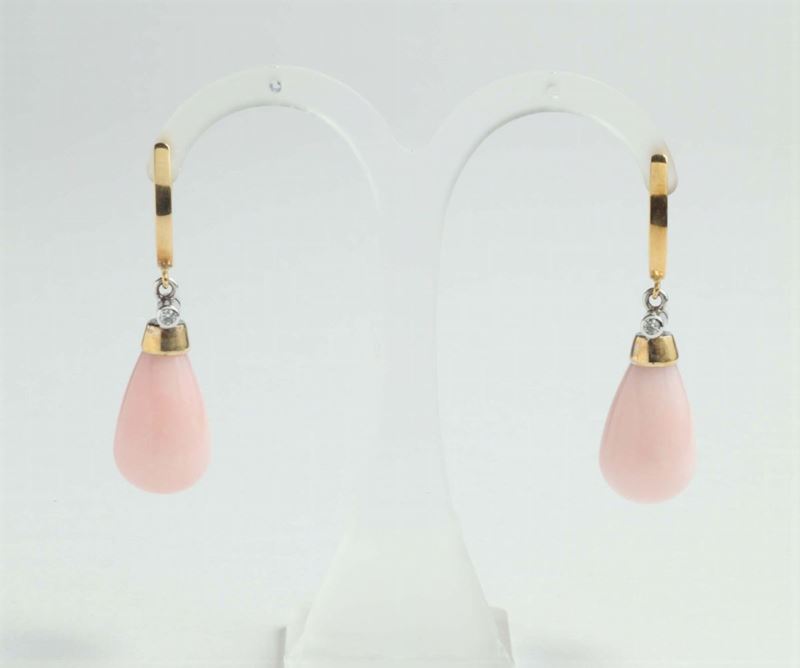 Orecchini con opale rosa e diamanti  - Auction OnLine Auction 12-2011 - Cambi Casa d'Aste